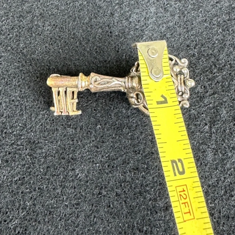 Vintage L.I.W. Co 1950 key tie‎ clip, brooch, EUC